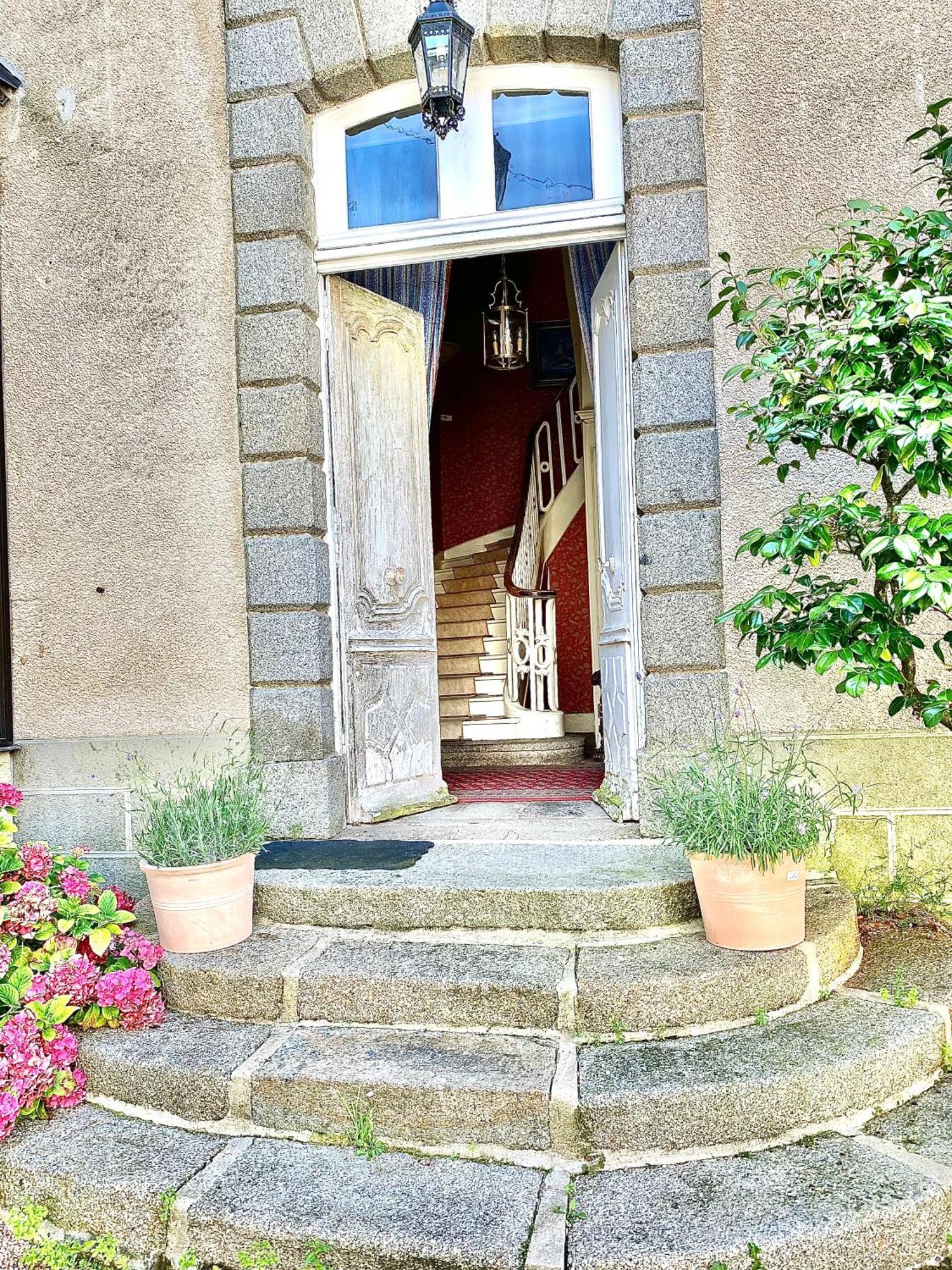 L'Hotel de Hercé Chambre d'Hote Mayenne Extérieur photo