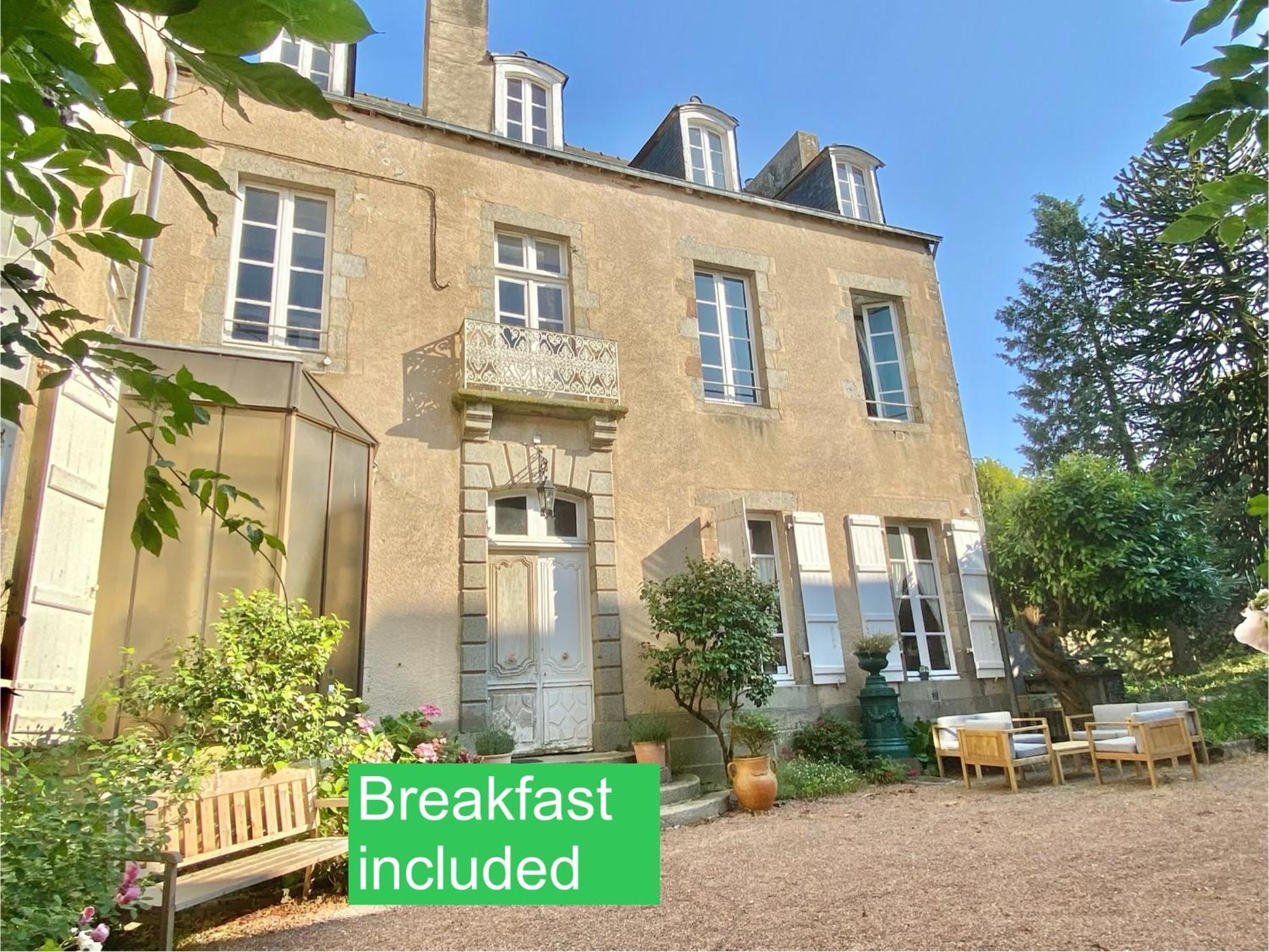 L'Hotel de Hercé Chambre d'Hote Mayenne Extérieur photo